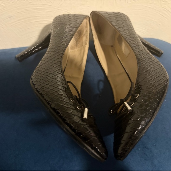 Elegant Black Women's Shoes - Picture 5 of 6